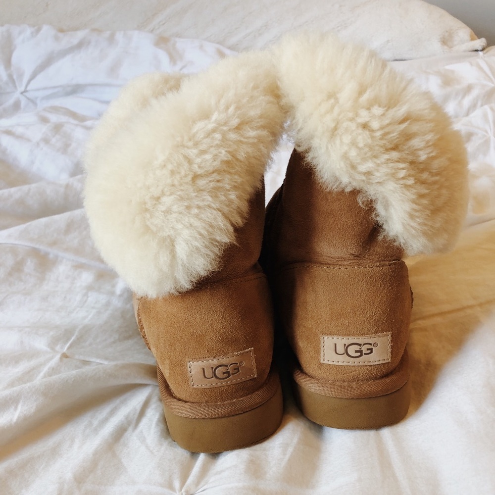UGGS